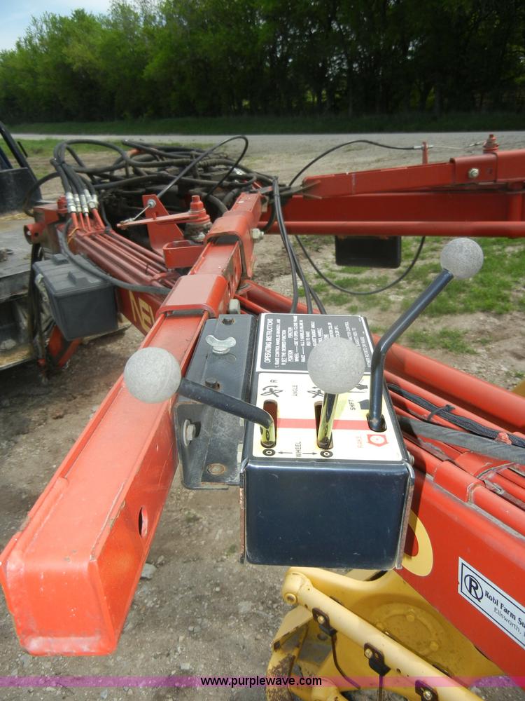 image for item D4073 2005 New Holland 216 twin rake