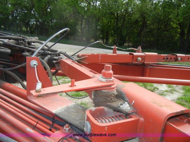 image for item D4073 2005 New Holland 216 twin rake