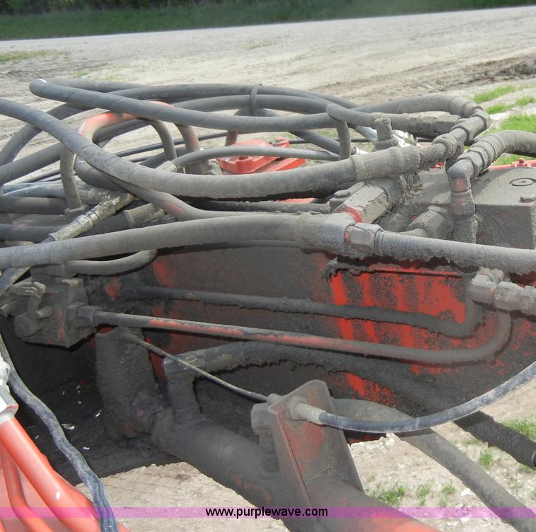 image for item D4073 2005 New Holland 216 twin rake