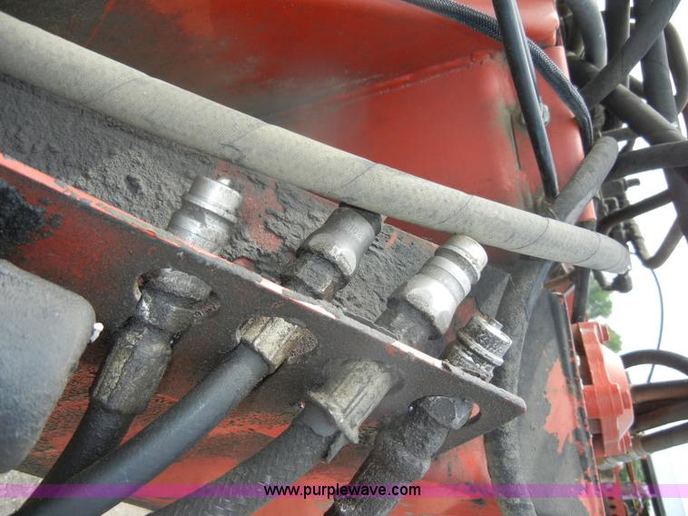 image for item D4073 2005 New Holland 216 twin rake