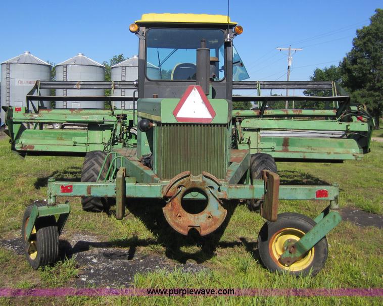 image for item D5502 1981 John Deere 2420 self-propelled swather