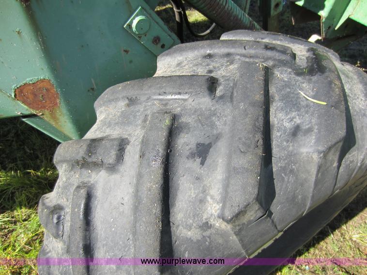 image for item D5502 1981 John Deere 2420 self-propelled swather