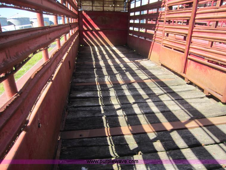 image for item D5508 1994 Coose gooseneck livestock trailer