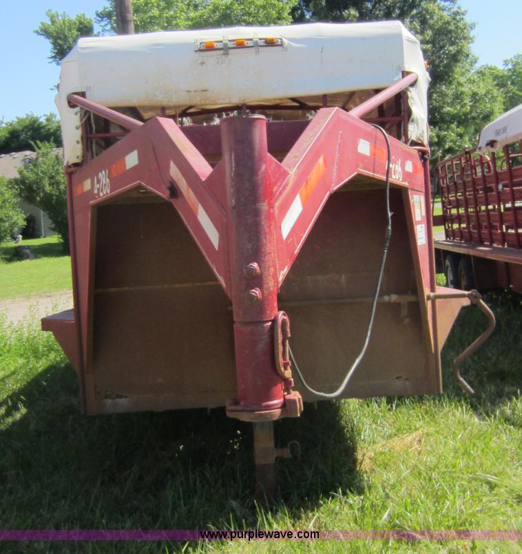 image for item D5509 1999 Coose gooseneck livestock trailer