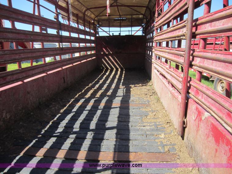 image for item D5509 1999 Coose gooseneck livestock trailer