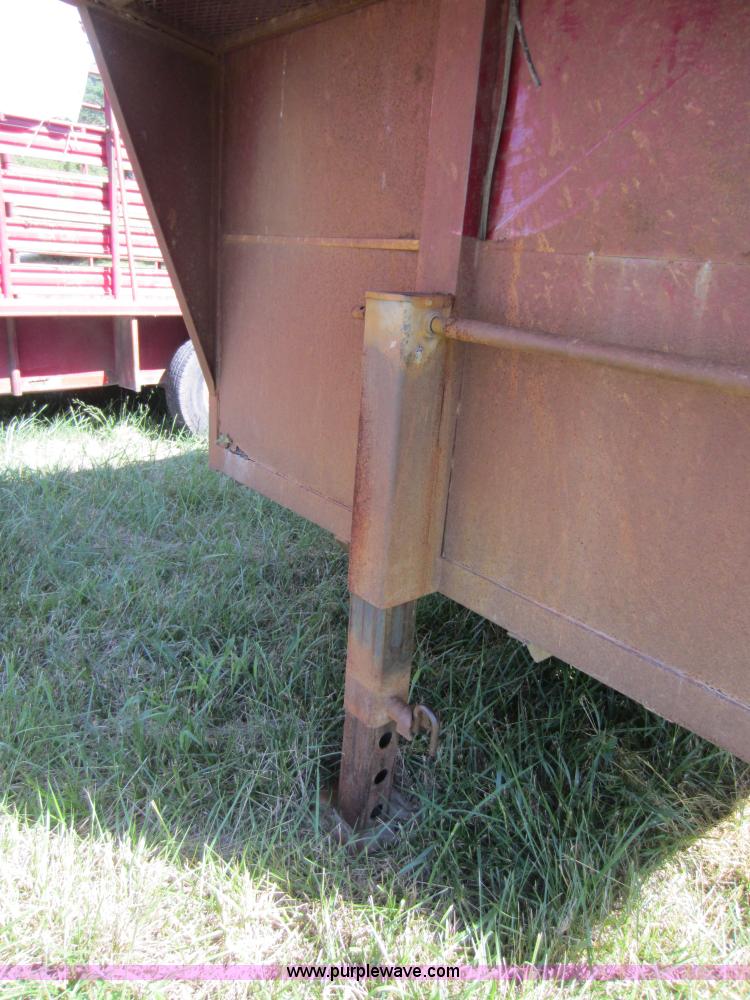 image for item D5509 1999 Coose gooseneck livestock trailer