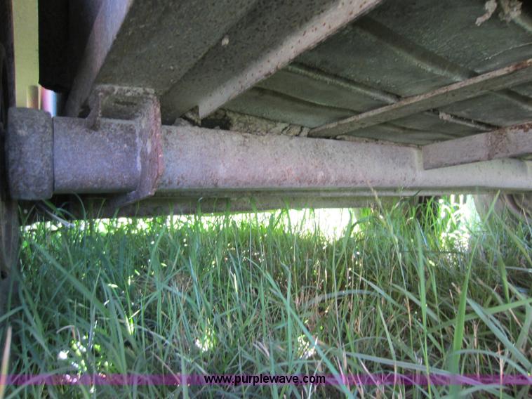 image for item D5509 1999 Coose gooseneck livestock trailer