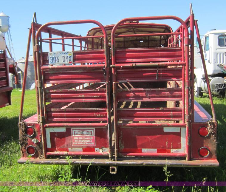 image for item D5510 2001 Coose gooseneck livestock trailer