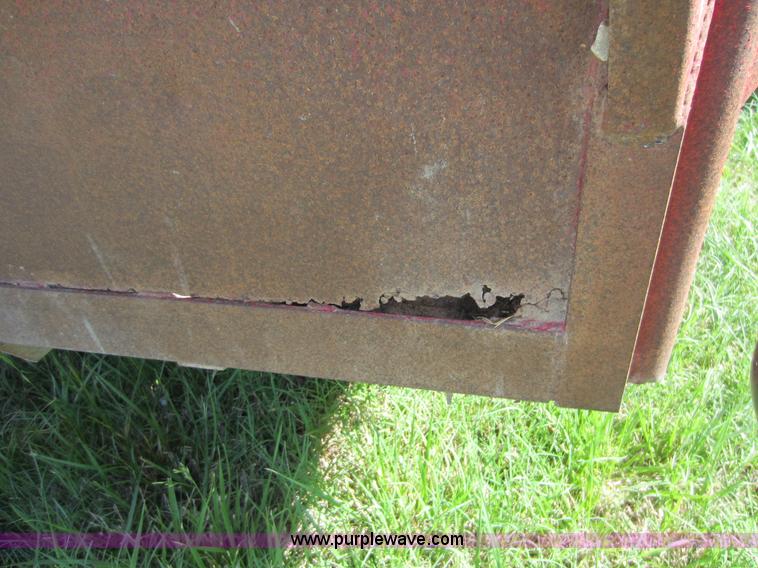 image for item D5510 2001 Coose gooseneck livestock trailer