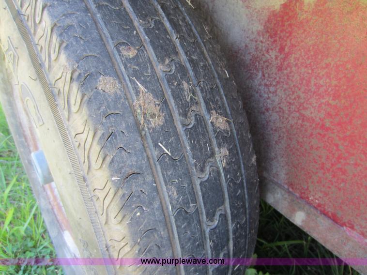 image for item D5510 2001 Coose gooseneck livestock trailer