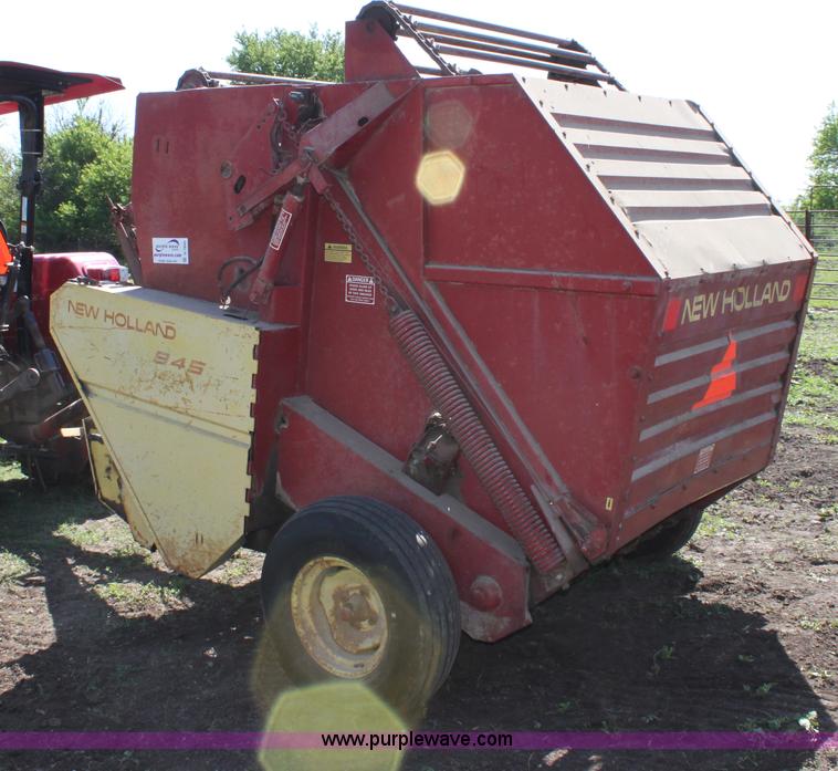 image for item D7840 1977 New Holland 845 round baler