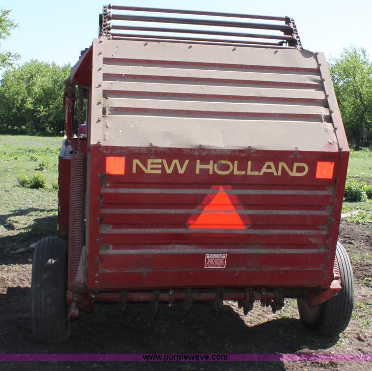 image for item D7840 1977 New Holland 845 round baler