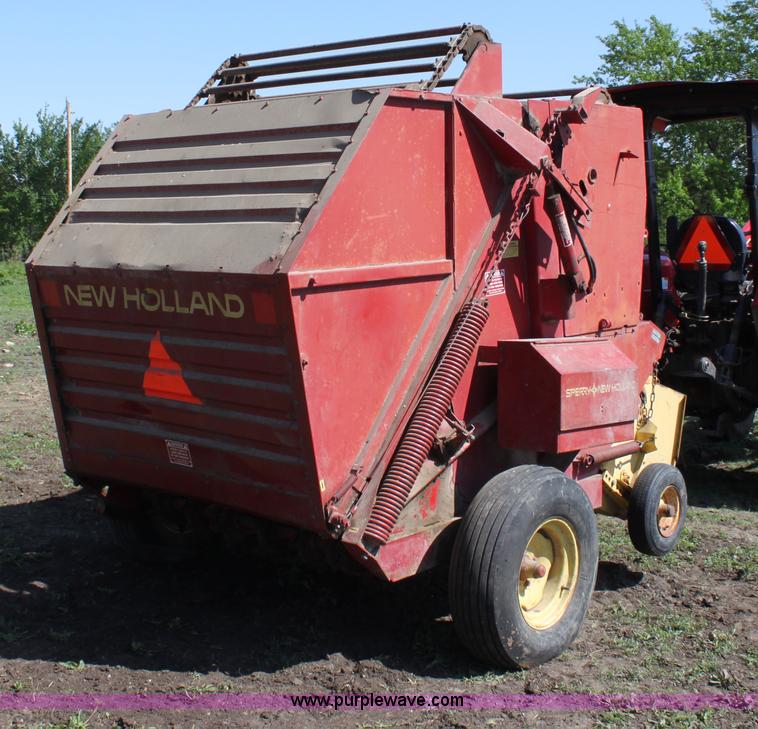 image for item D7840 1977 New Holland 845 round baler