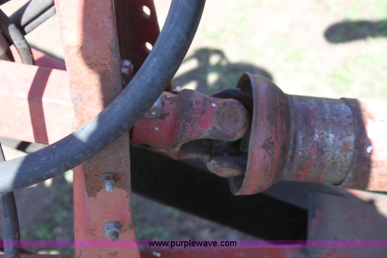 image for item D7840 1977 New Holland 845 round baler