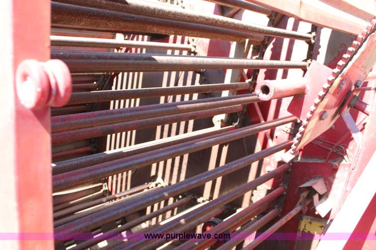 image for item D7840 1977 New Holland 845 round baler