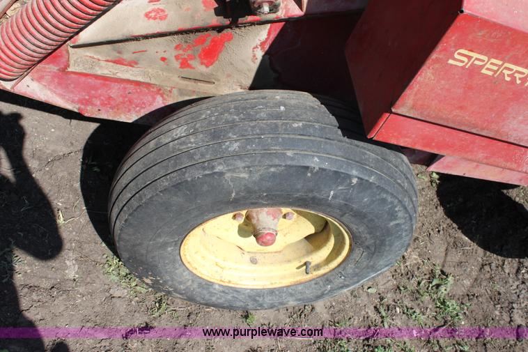 image for item D7840 1977 New Holland 845 round baler