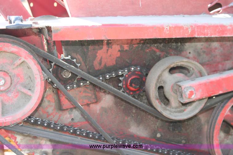 image for item D7840 1977 New Holland 845 round baler