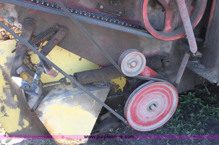 image for item D7840 1977 New Holland 845 round baler