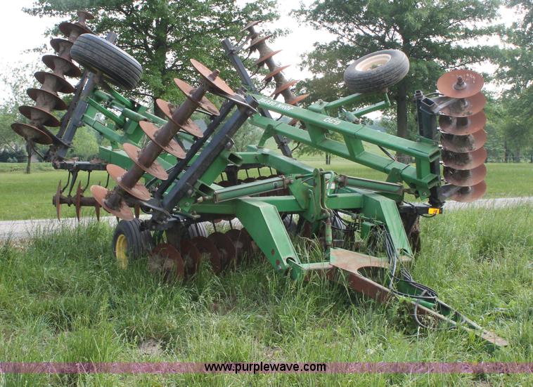 image for item D7905 John Deere 630 disc