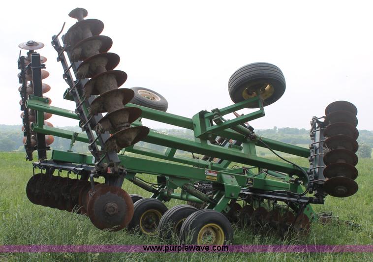 image for item D7905 John Deere 630 disc