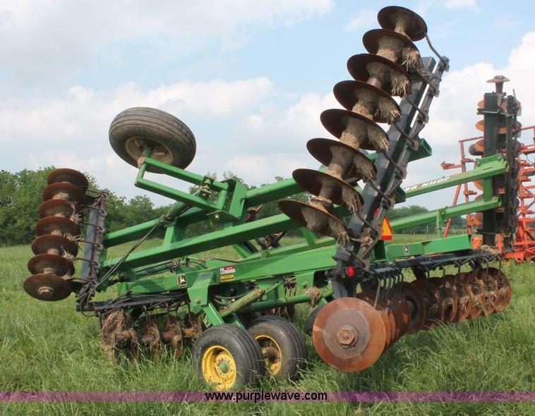 image for item D7905 John Deere 630 disc