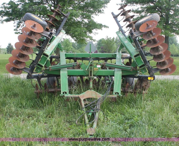 image for item D7905 John Deere 630 disc