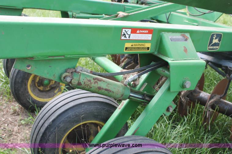 image for item D7905 John Deere 630 disc