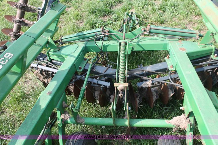 image for item D7905 John Deere 630 disc