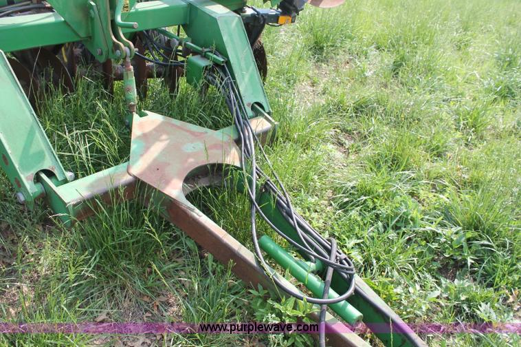 image for item D7905 John Deere 630 disc