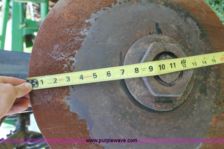 image for item D7905 John Deere 630 disc