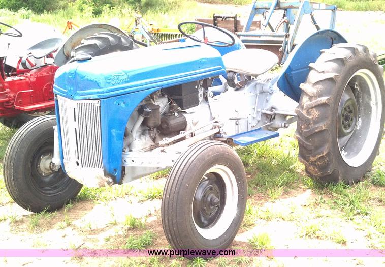 image for item D7955 1948 Ford 8N tractor