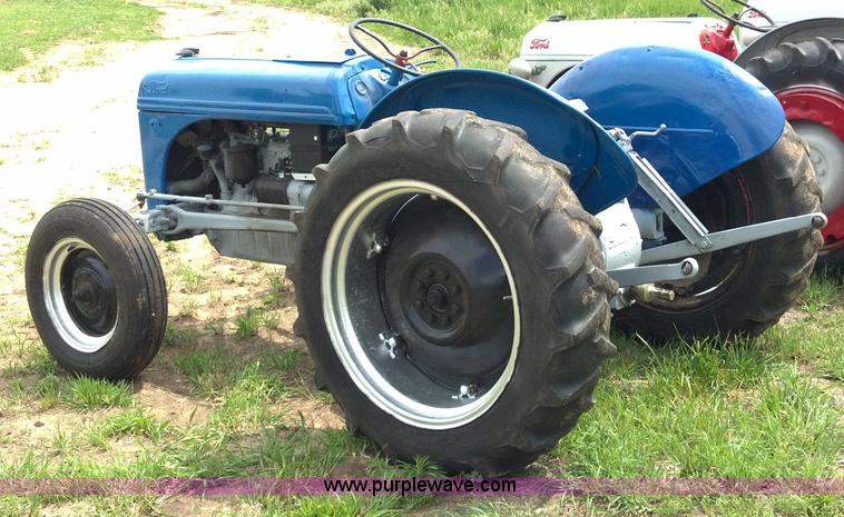 image for item D7955 1948 Ford 8N tractor