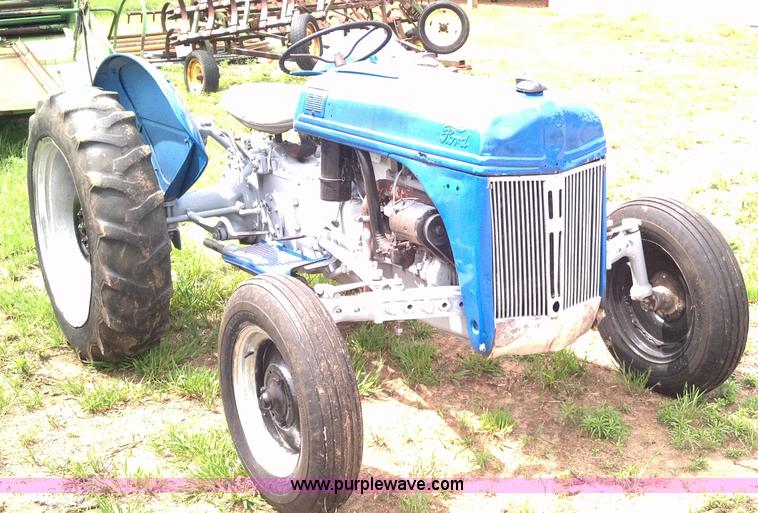 image for item D7955 1948 Ford 8N tractor
