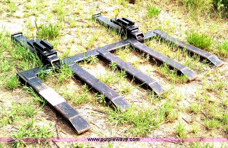 image for item D7958 Tractor loader forks