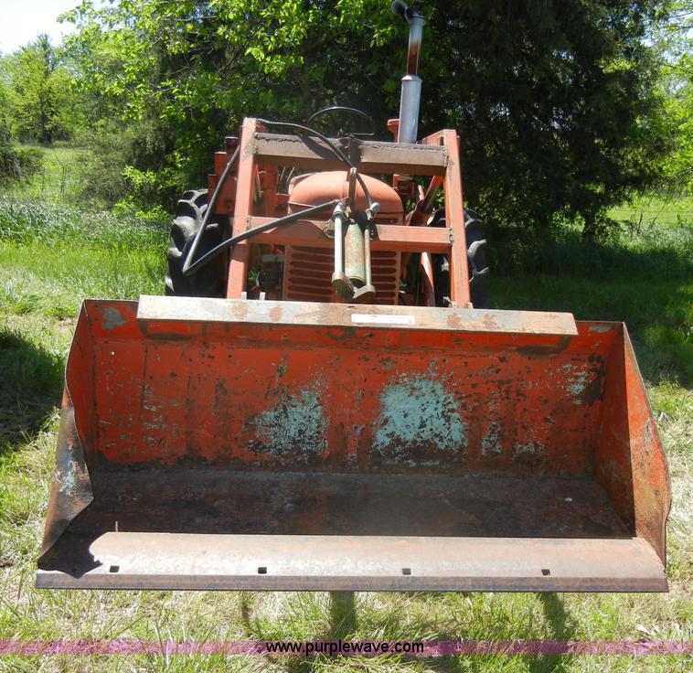 Case Vac Tractor with Loader Bucket in Centerville, KS Item K9751
