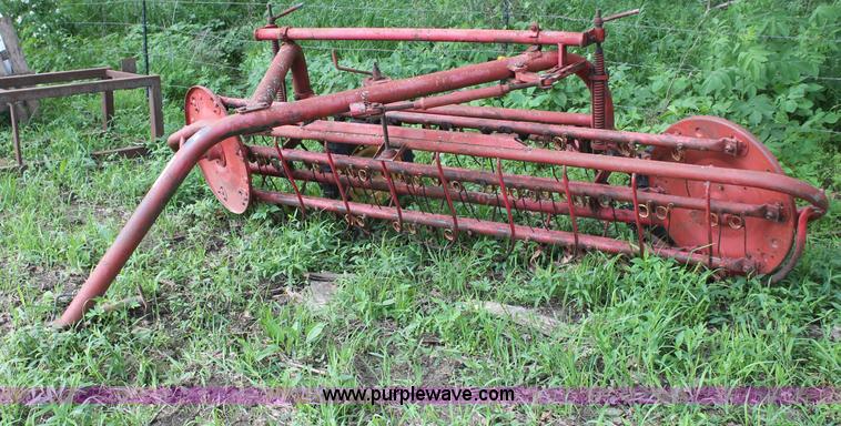 image for item O9288 Massey-Ferguson 37 hay rake