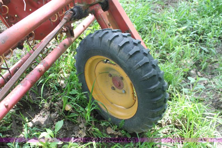 image for item O9288 Massey-Ferguson 37 hay rake