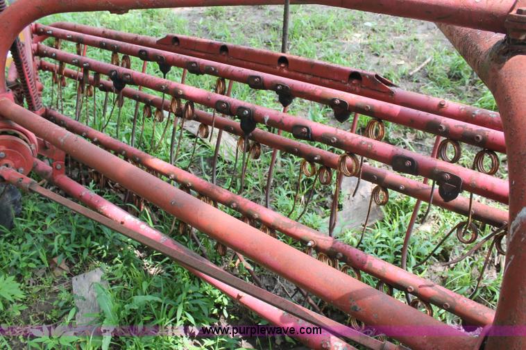 image for item O9288 Massey-Ferguson 37 hay rake