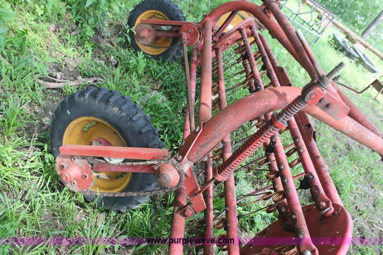 image for item O9288 Massey-Ferguson 37 hay rake