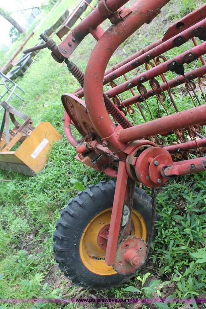 image for item O9288 Massey-Ferguson 37 hay rake