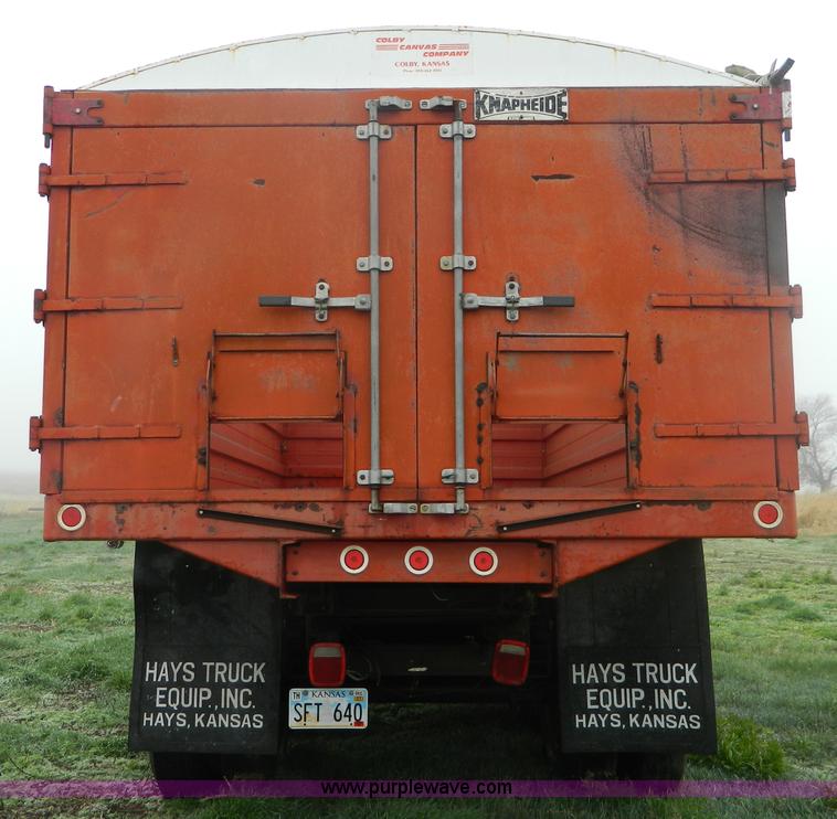 image for item T9798 1973 International 1700 grain truck