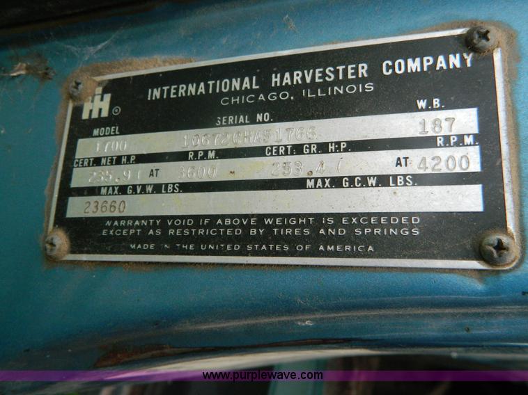 image for item T9798 1973 International 1700 grain truck