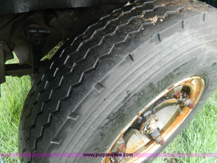 image for item T9798 1973 International 1700 grain truck