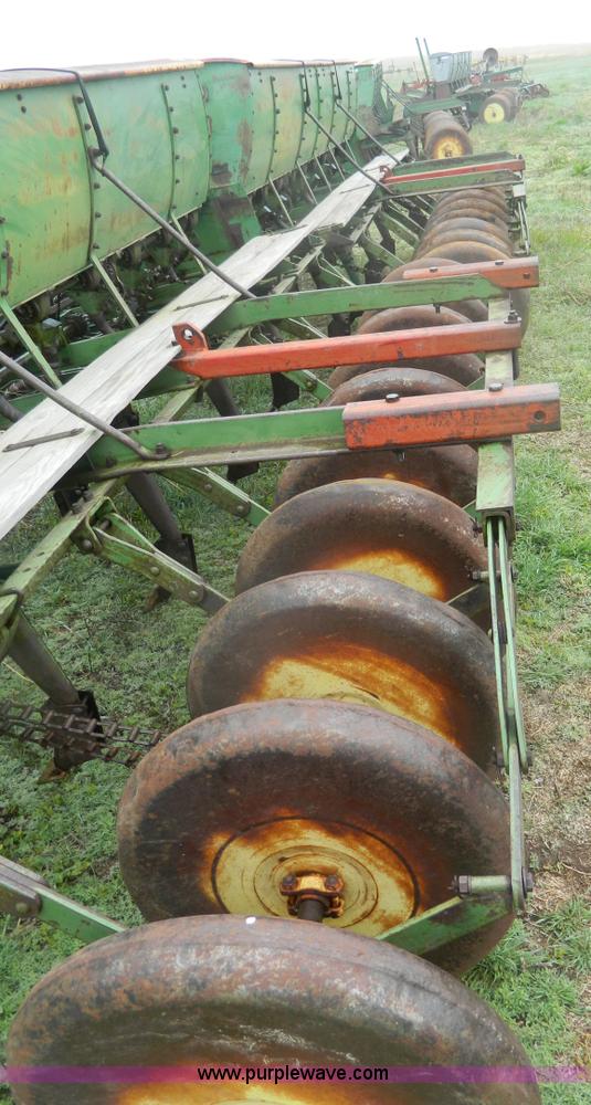 image for item T9801 (2) John Deere LZB 10-14 hoe drills