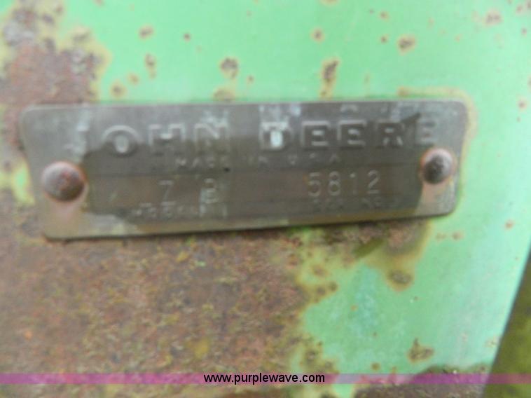 image for item T9801 (2) John Deere LZB 10-14 hoe drills