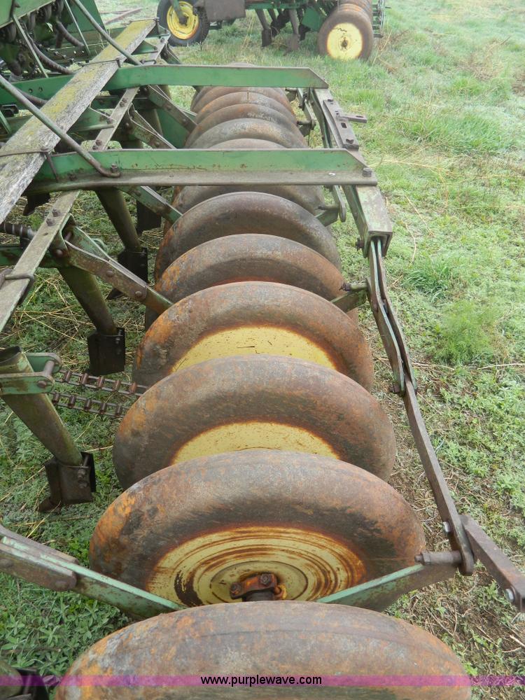 image for item T9802 John Deere LZB 14-10 hoe drill