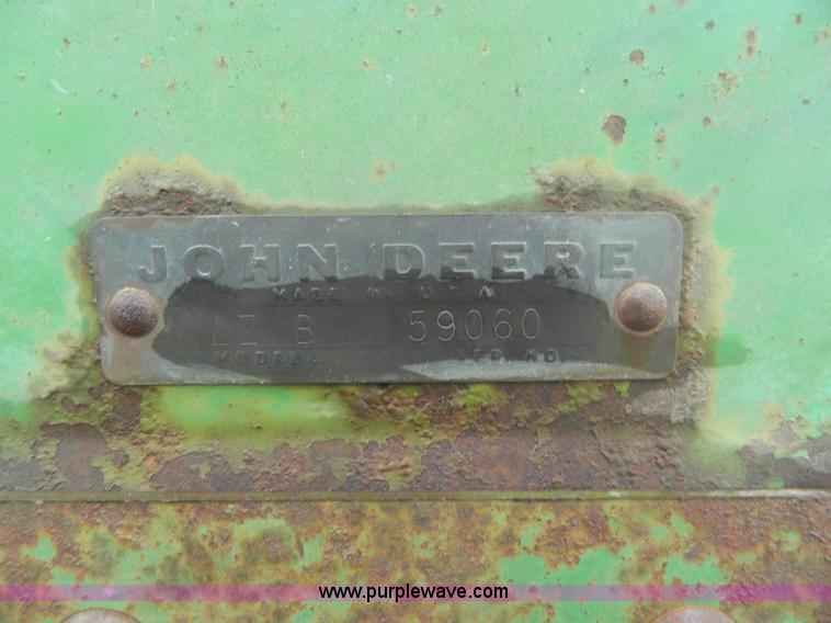 image for item T9802 John Deere LZB 14-10 hoe drill