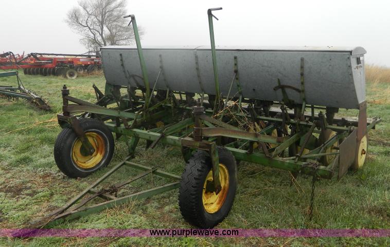 image for item T9803 John Deere 10-14 L-Z hoe drill