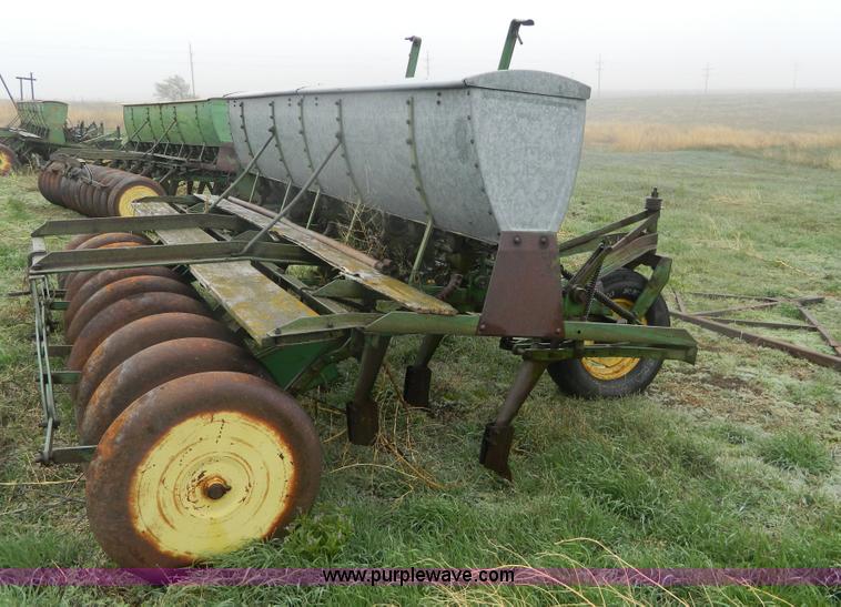 image for item T9803 John Deere 10-14 L-Z hoe drill