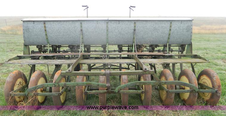 image for item T9803 John Deere 10-14 L-Z hoe drill